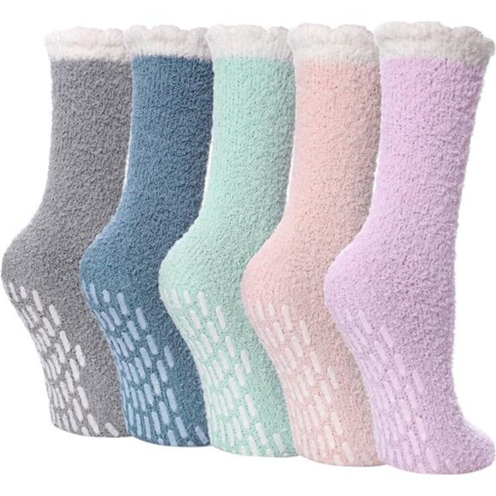 Non-Slip Fuzzy Socks for Women - Cozy Hospital Soft Fluffy Socks With Grips